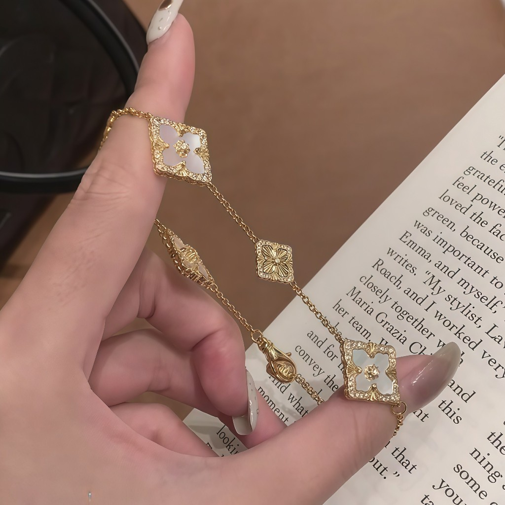 Luxury Retro High-Quality Double-Sided Diamond Four-Leaf Clover Bracelet (Free Gift Box)